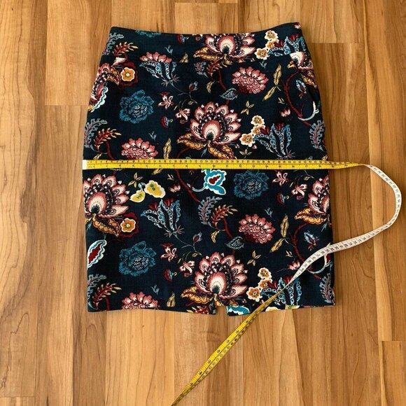 Loft Hunter Green Floral Textured Pencil Skirt Size 4 Pockets Cotton Lined - Picture 7 of 11